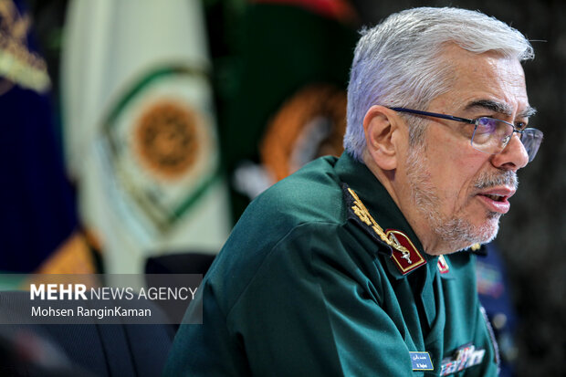 سردار سرلشکر پاسدار محمدباقری رئیس ستاد کل نیروهای مسلح در جلسه هیئت امنای بنیاد حفظ آثار و نشر ارزش‌های دفاع مقدس