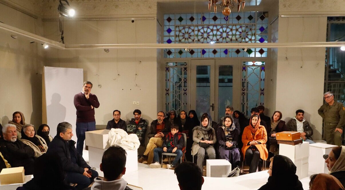 نمایش «سکوتِ وقت تماشای فلامینگوهای بهاری»؛ مرز میان انتخابهای انسانی و بحرانهای زیستمحیطی