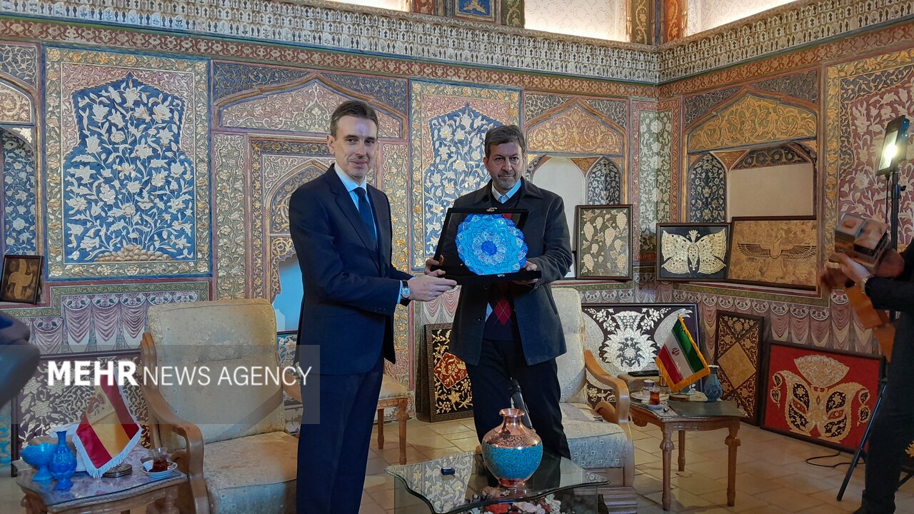 İsfahan Valisi, İspanya'nın Tahran Büyükelçisi ile görüştü