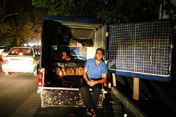 غریبهای گرفتار در اطراف بیمارستانهای اصفهان مرهم میخواهند