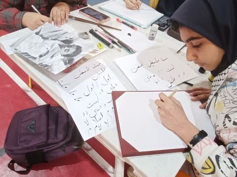 دانشآموزان خرمآبادی «صدای مقاومت» را با هنر به تصویر کشیدند