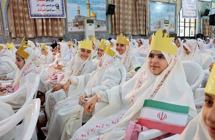 مراسم جشن تکلیف ۷۰۰ دختر خورموجی برگزار شد مراسم جشن تکلیف ۷۰۰ دختر خورموجی برگزار شد