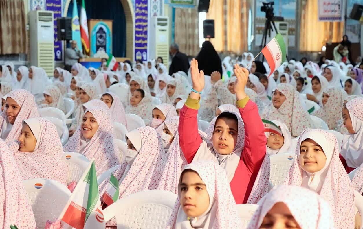 مراسم جشن تکلیف ۷۰۰ دختر خورموجی برگزار شد مراسم جشن تکلیف ۷۰۰ دختر خورموجی برگزار شد