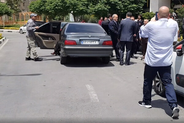 رئیس جمهور وارد ملارد شد