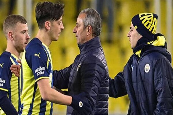 Mesut Özil: İsmail Kartal'la da görüşeceğiz