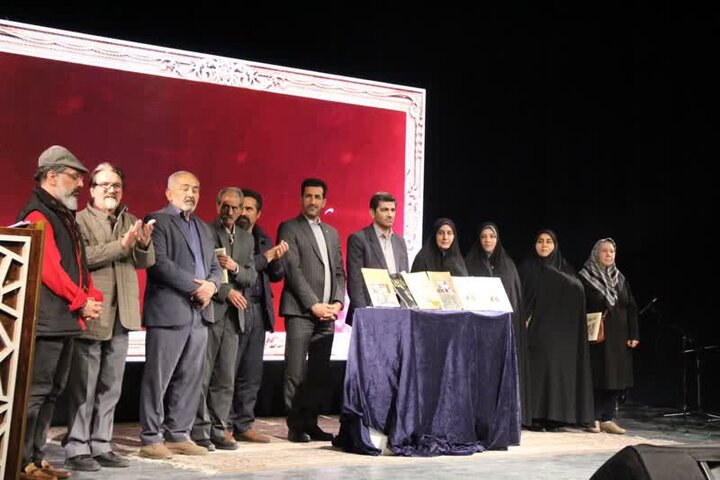 ۱۰ عنوان کتاب در خرمآباد رونمایی شد