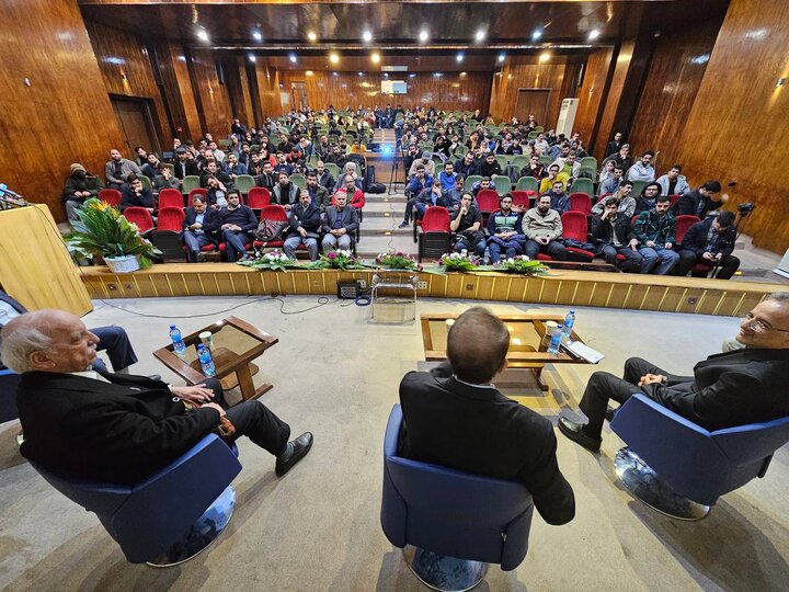 بررسی چالشهای خودروسازی در اکران مستند «اسب بیبخار»