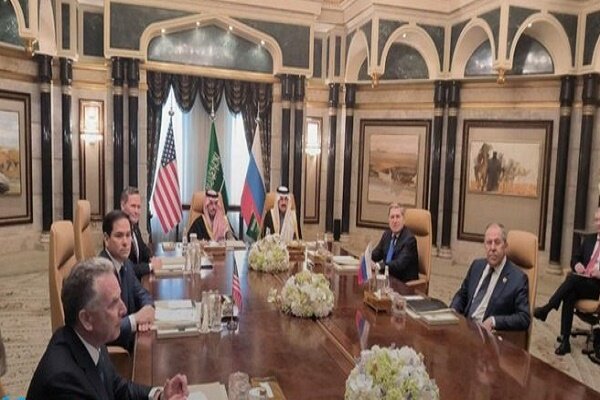 Rusya-ABD görüşmesi Ukrayna savaşına son verecek mi? Rusya-ABD görüşmesi Ukrayna savaşına son verecek mi?