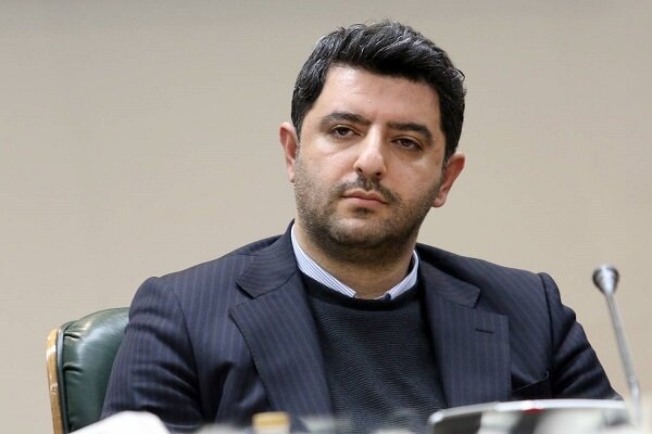 هدایت اعتبارات به سمت تولید با خروج بانکها از بنگاهداری