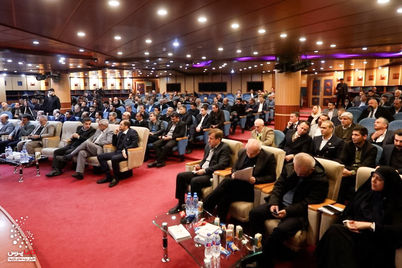 شرکت ۲۱ بیضا برترین تولیدکننده و صادرکننده خوراک آبزیان شد