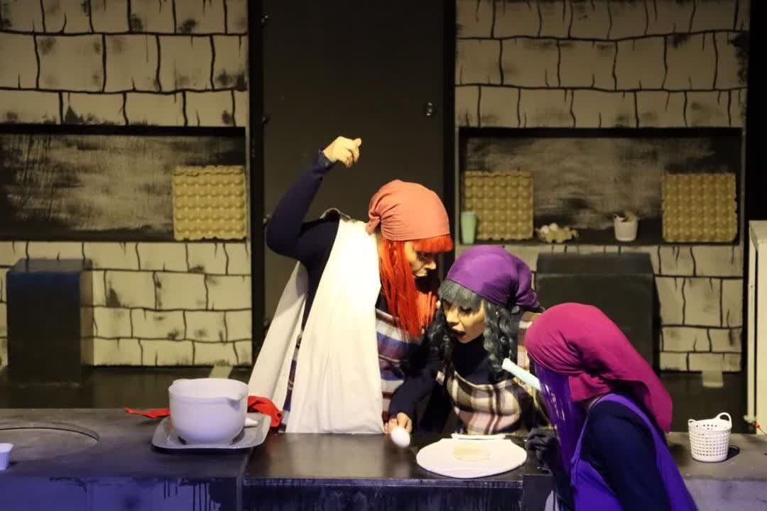 نمایش سورئال «اونلا» خلاقیتی در همنشینی عروسک و بازیگر