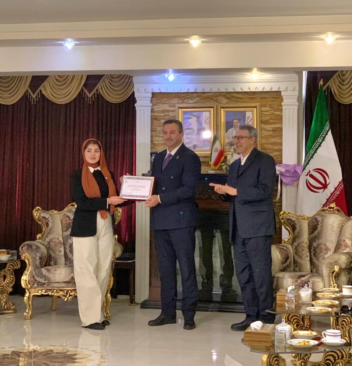 ڕێز لە خوێندکارانی زمان و ئەدەبی فارسیی زانکۆی سلێمانی گیرا
