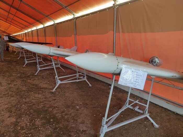 IRGC unveils advanced military equipment in war game