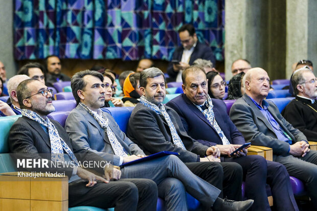 نخستین گردهمایی بین‌المللی ۱۰۰ تور اپراتور جهان در اصفهان