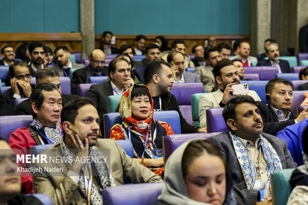 نخستین گردهمایی بین‌المللی ۱۰۰ تور اپراتور جهان در اصفهان