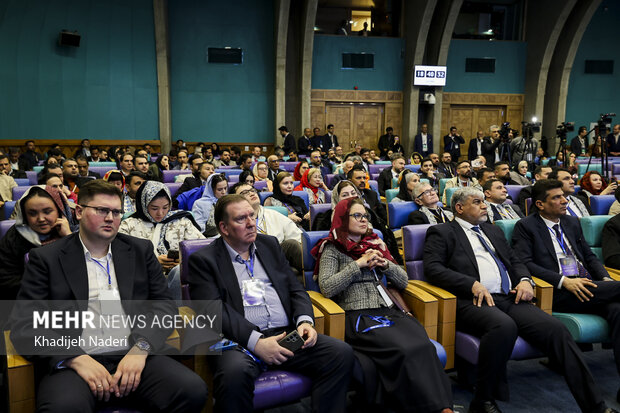 نخستین گردهمایی بین‌المللی ۱۰۰ تور اپراتور جهان در اصفهان