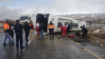 واژگونی اتوبوس در جاده پارس‌آباد- مشگین‌شهر با ۱۹ مصدوم