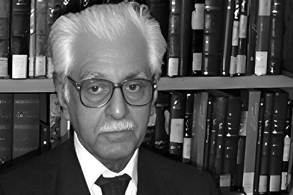من قرضم را به دهخدا و ایران پرداختهام