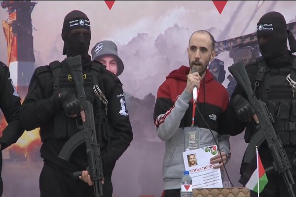 2 Siyonist esir Kızılhaç’a teslim edildi 2 Siyonist esir Kızılhaç’a teslim edildi