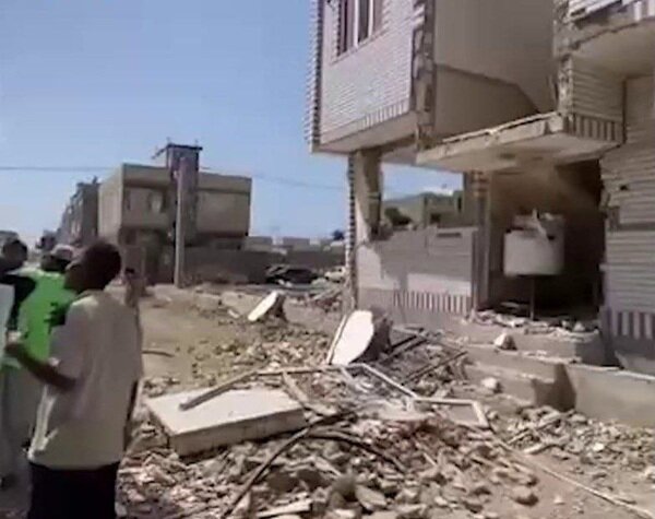 İran'ın Sistan-Belucistan eyaletinde patlama (+video) İran'ın Sistan-Belucistan eyaletinde patlama (+video)