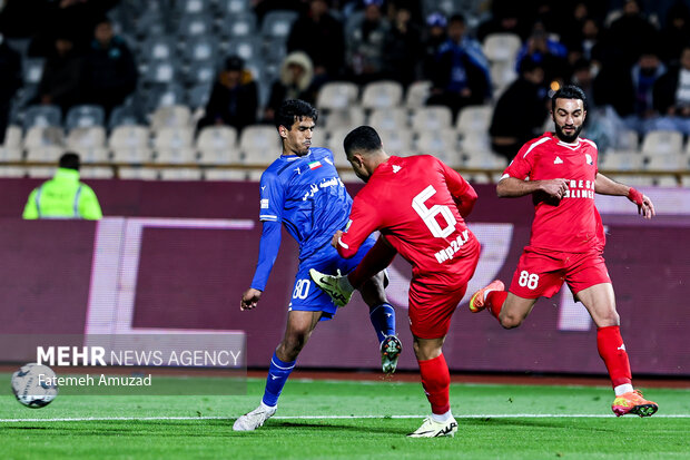 لیگ برتر فوتبال - استقلال و نساجی