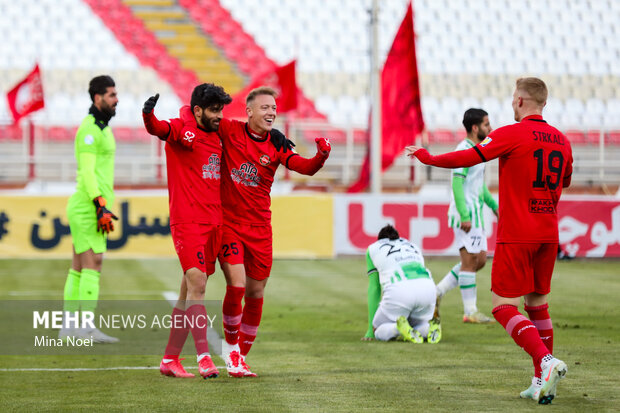 بازگشت تراکتور به صدر جدول لیگ برتر؛ بهار برای سرخ های تبریز خجسته شد بازگشت تراکتور به صدر جدول لیگ برتر؛ بهار برای سرخ های تبریز خجسته شد