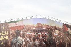 New mural unveiled at Tehran’s Enghelab Square
