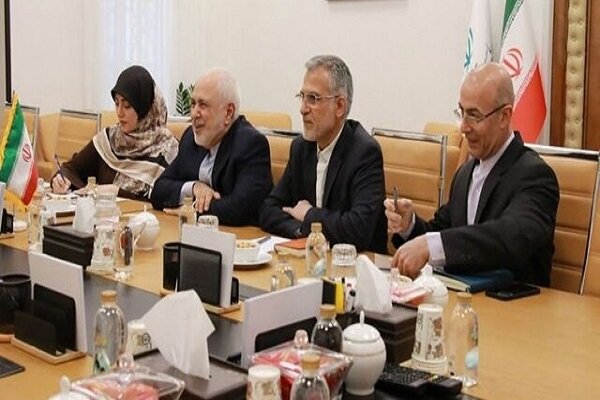 Zarif, Pakistan’ın Tahran Büyükelçisi ile bir araya geldi Zarif, Pakistan’ın Tahran Büyükelçisi ile bir araya geldi