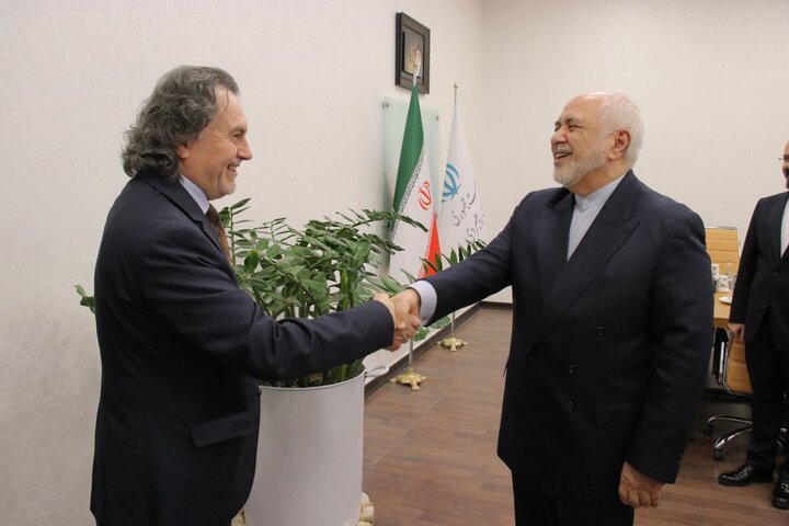Zarif, Türkiye’nin Tahran Büyükelçisi ile görüştü Zarif, Türkiye’nin Tahran Büyükelçisi ile görüştü