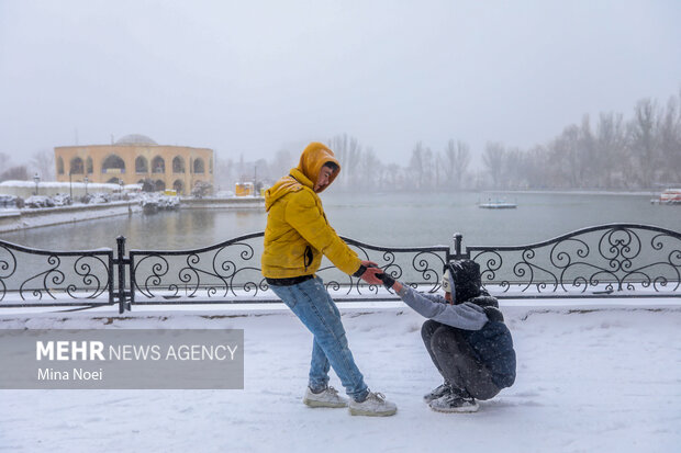 بارش شدید برف در تبریز