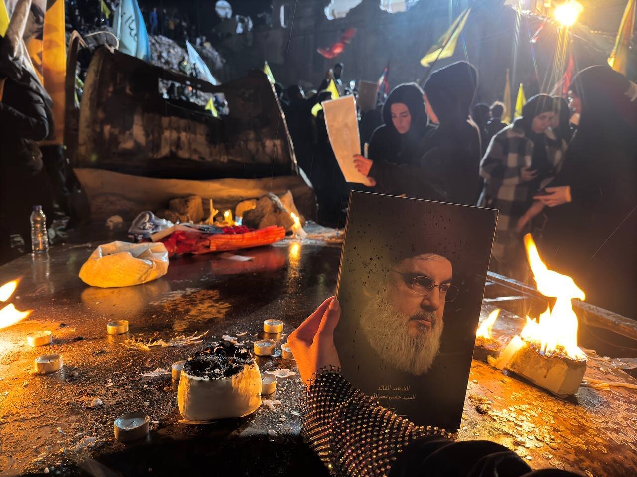 نصب بزرگترین تصویر شهید سید حسن نصرالله در کاظمین عراق