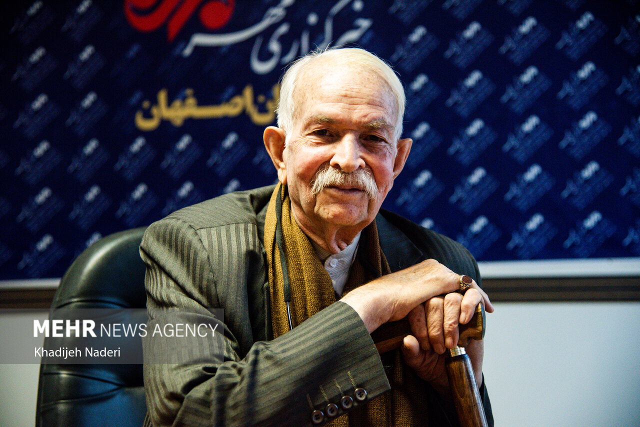 مردی که ۳۳ پل را با یک قلم نجات داد