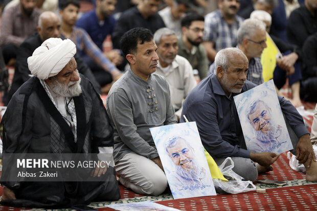 مراسم بزرگداشت شهدای مقاومت در بندرعباس برگزار شد