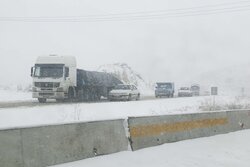 جاده های کوهستانی خراسان رضوی یخ زده است