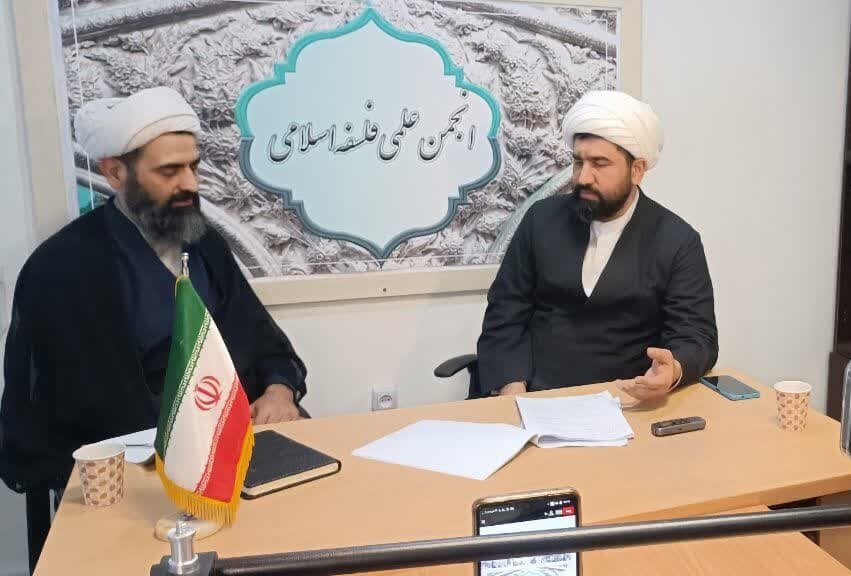 آلبرت اینشتین معتقد بود جهان با قوانین دقیق و قابل پیشبینی عمل میکند