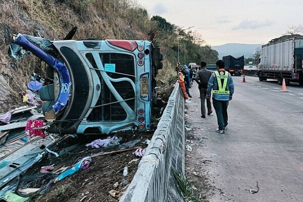18 killed, 31 injured as bus overturns in eastern Thailand