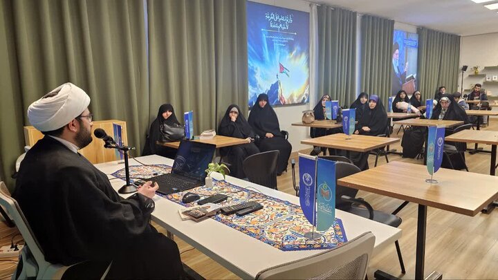 اهمیت نقش زنان در ترویج فرهنگ قرآنی با توجه به طرح «زندگی با آیهها»