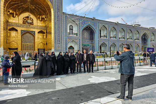 زیارت حرم امام رضا(ع) در زمستان برفی