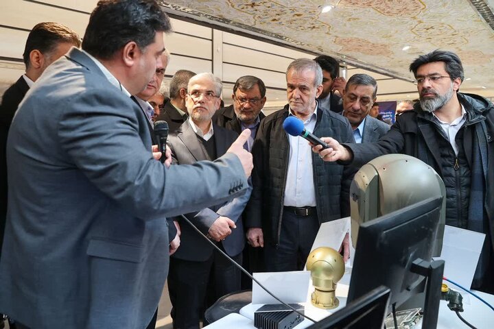 رئیسجمهور از ۱۲ محصول دانشبنیان در اسلامشهر رونمایی کرد رئیسجمهور از ۱۲ محصول دانشبنیان در اسلامشهر رونمایی کرد
