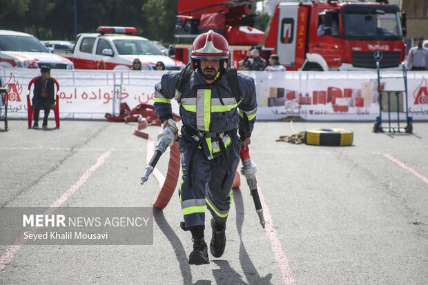 مسابقات آتش نشانی استان خوزستان