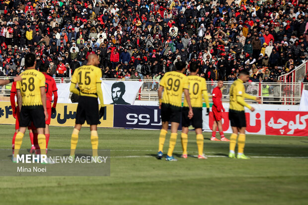 برد مهم سپاهان در اصفهان؛ زرد کمرنگ روی صدر قرمز برد مهم سپاهان در اصفهان؛ زرد کمرنگ روی صدر قرمز