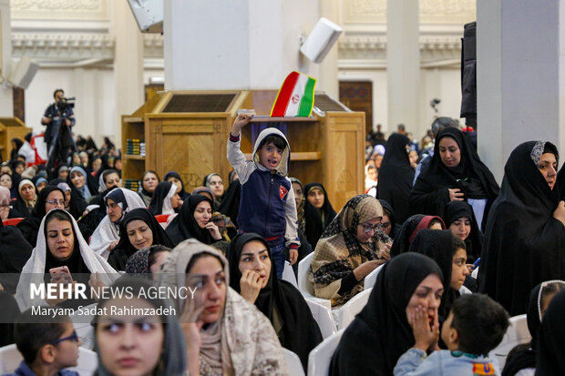 نوزدهمین آئین پاسداشت ادبیات جهاد و مقاومت در شیراز