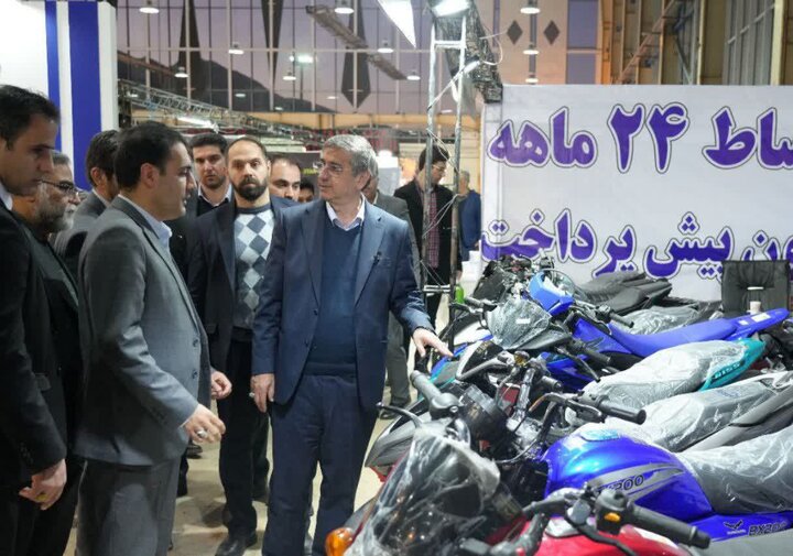استاندار لرستان از نمایشگاه توانمندیهای صادراتی بازدید کرد