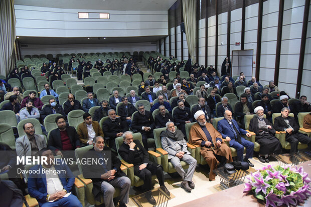 گردهمایی فعالان و اساتید قرآنی مشهد