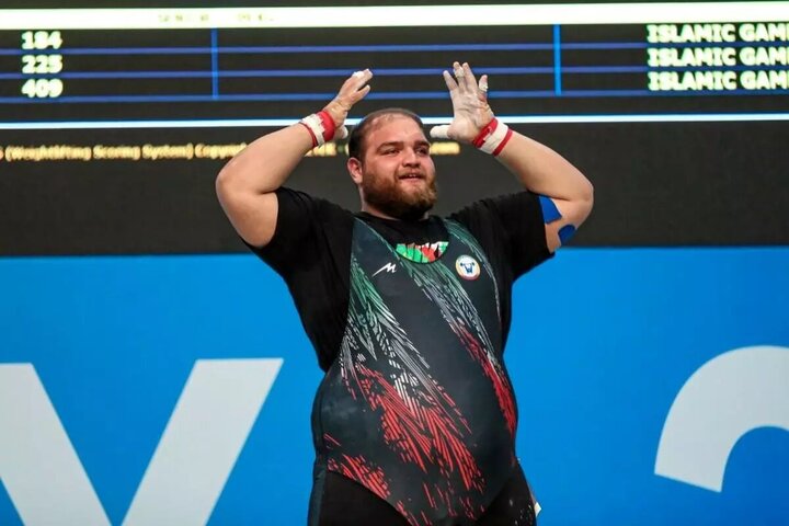 گفتگو با پدیده وزنهبرداری ایران؛ از لفظ «یا پدر» تا طلای ناب دو ضرب