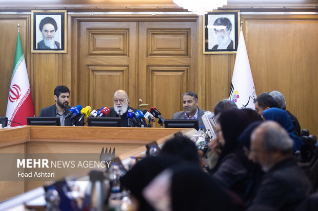 نشست خبری رئیس شورای اسلامی شهر تهران