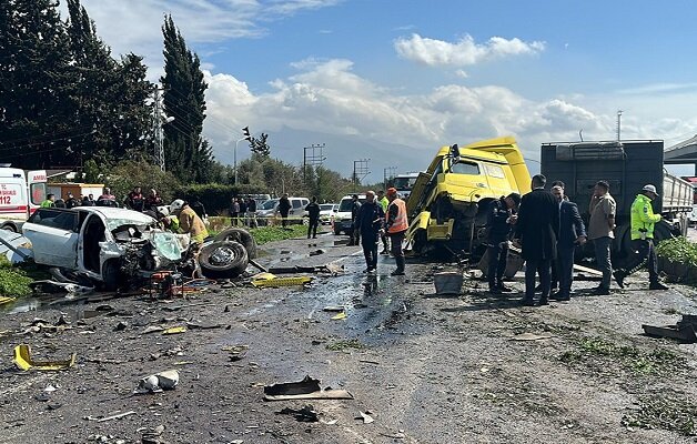 Hatay'da korkunç kaza: 6 ölü, 8 yaralı