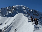 سقوط کوهنورد ۶۷ ساله از ارتفاع ۵۰۰ متری قله دماوند