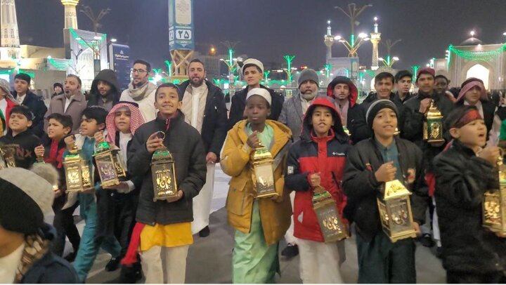 İmam Rıza (a.s) Türbesi'nde Ramazan'a özel ilahi etkinliği İmam Rıza (a.s) Türbesi'nde Ramazan'a özel ilahi etkinliği