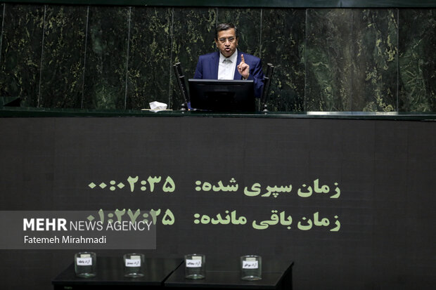 جلسه استیضاح وزیر امور اقتصادی و دارایی